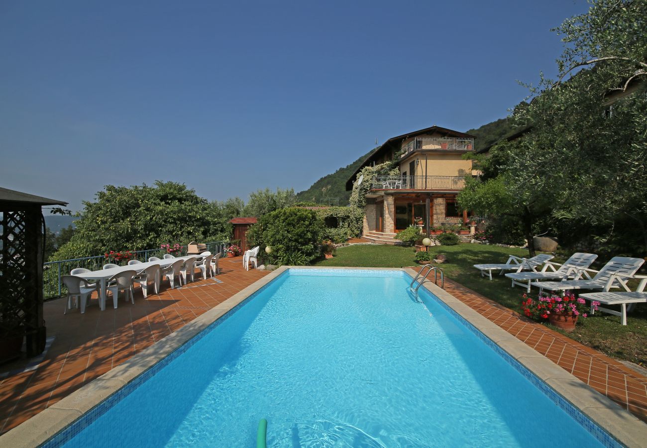 Ferienwohnung in Salò - Apt QUARZO Salò magic lake view By Bookinggardalak
