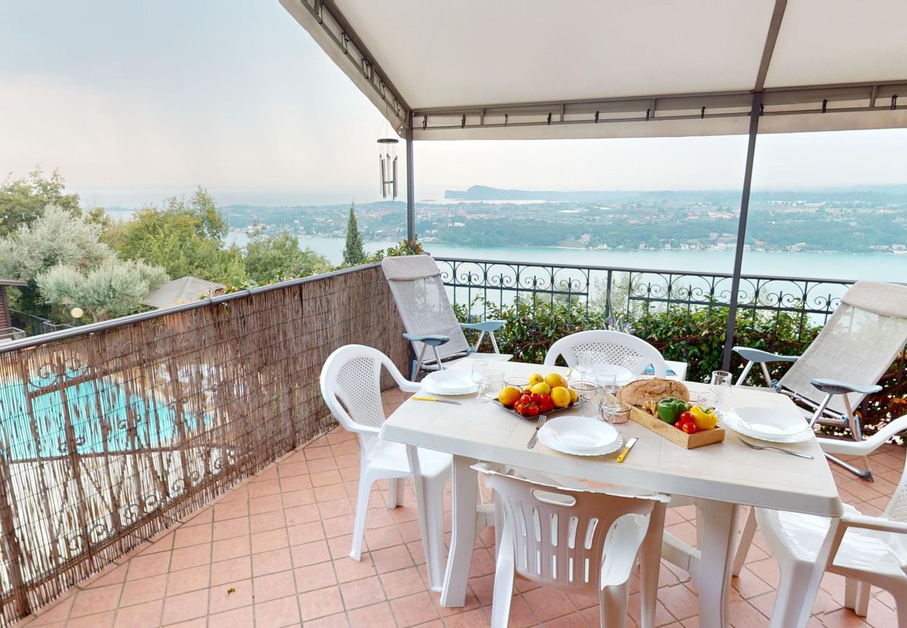 Ferienwohnung in Salò - Apt QUARZO Salò magic lake view By Bookinggardalak
