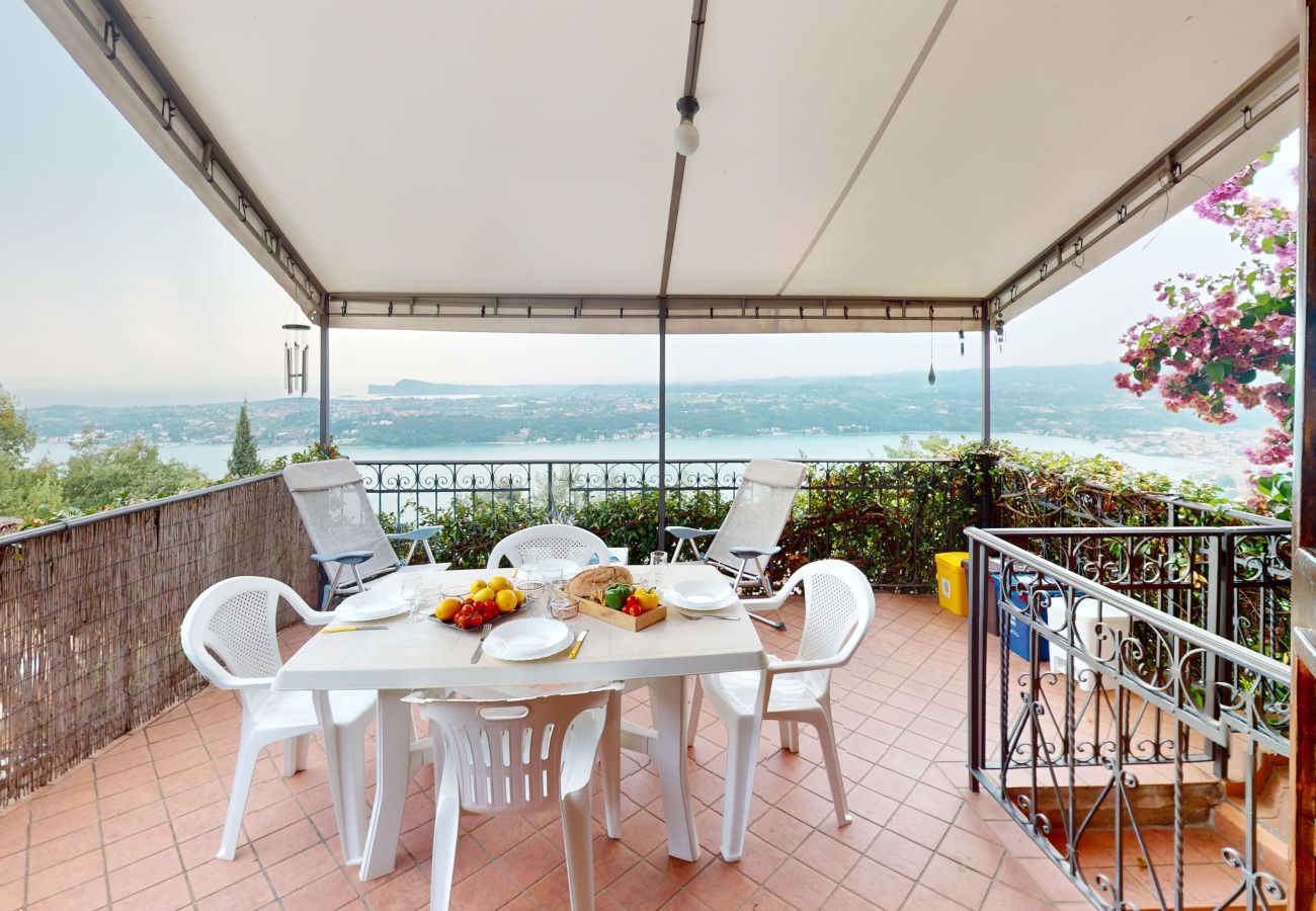 Ferienwohnung in Salò - Apt QUARZO Salò magic lake view By Bookinggardalak