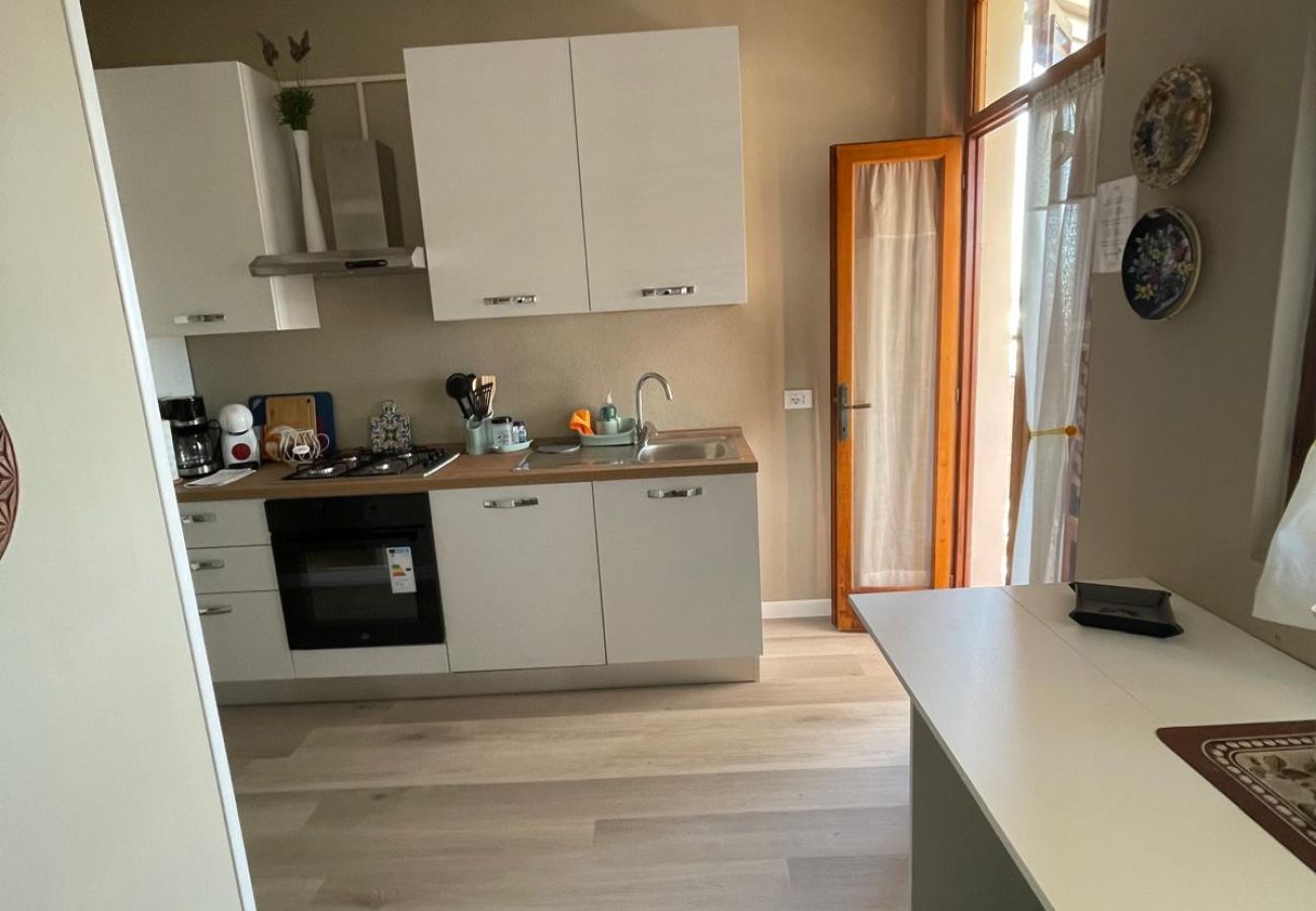 Ferienwohnung in Salò - Apt QUARZO Salò magic lake view By Bookinggardalak