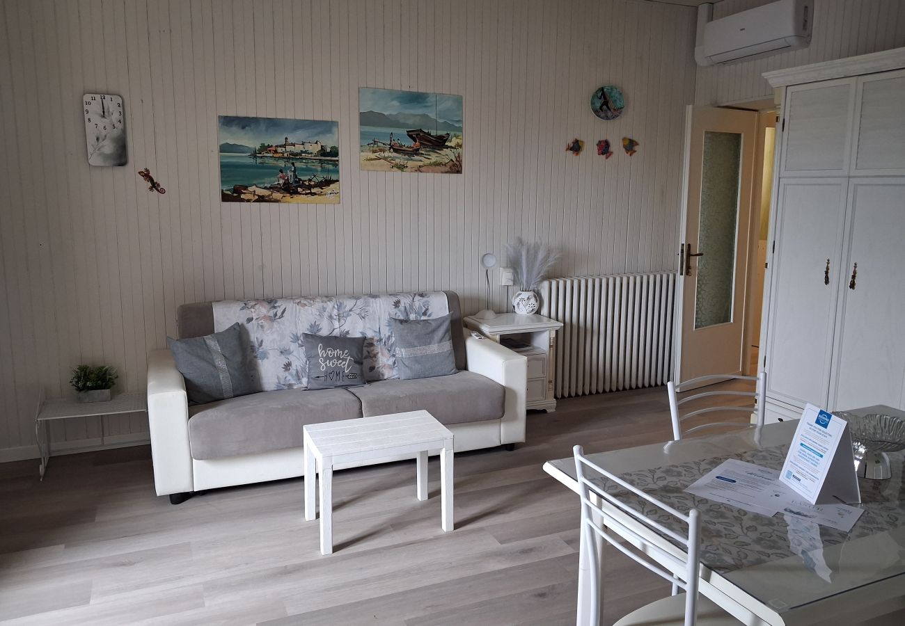Ferienwohnung in Salò - Apt QUARZO Salò magic lake view By Bookinggardalak