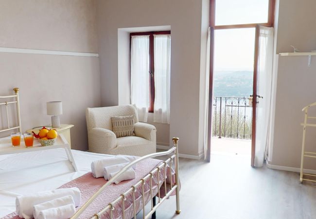 Ferienwohnung in Salò - Casale Massina GIADA a Salò By Bookinggardalake Ferienwohnung in Salò - Casale Massina GIADA a Salò By Bookinggardalake