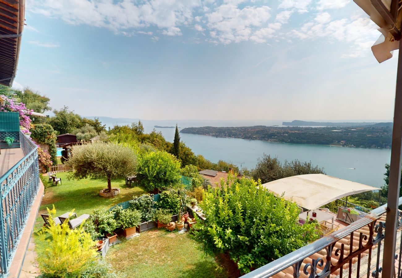 Ferienwohnung in Salò - Apt GIADA Salò magic view By Bookinggardalake