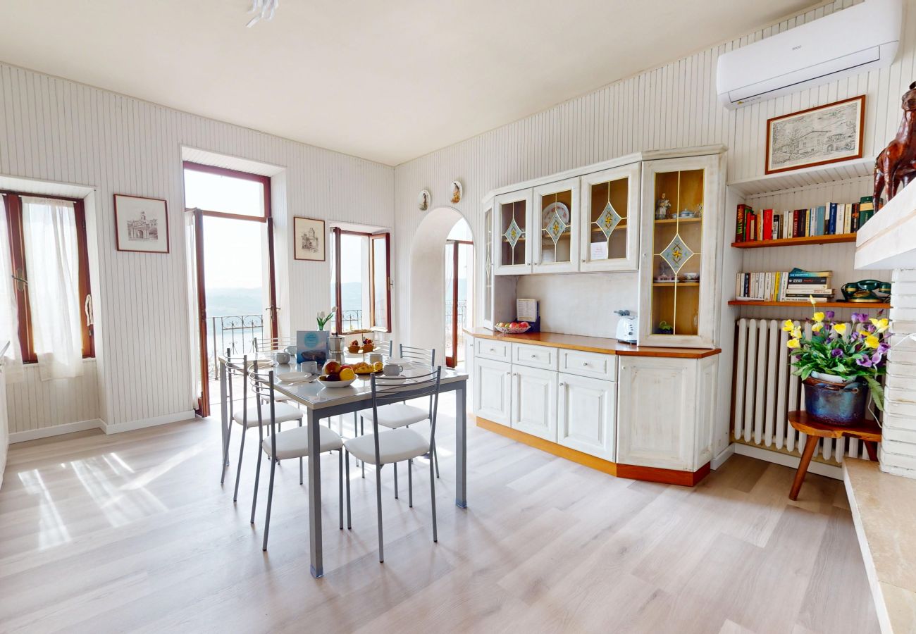 Ferienwohnung in Salò - Apt GIADA Salò magic view By Bookinggardalake