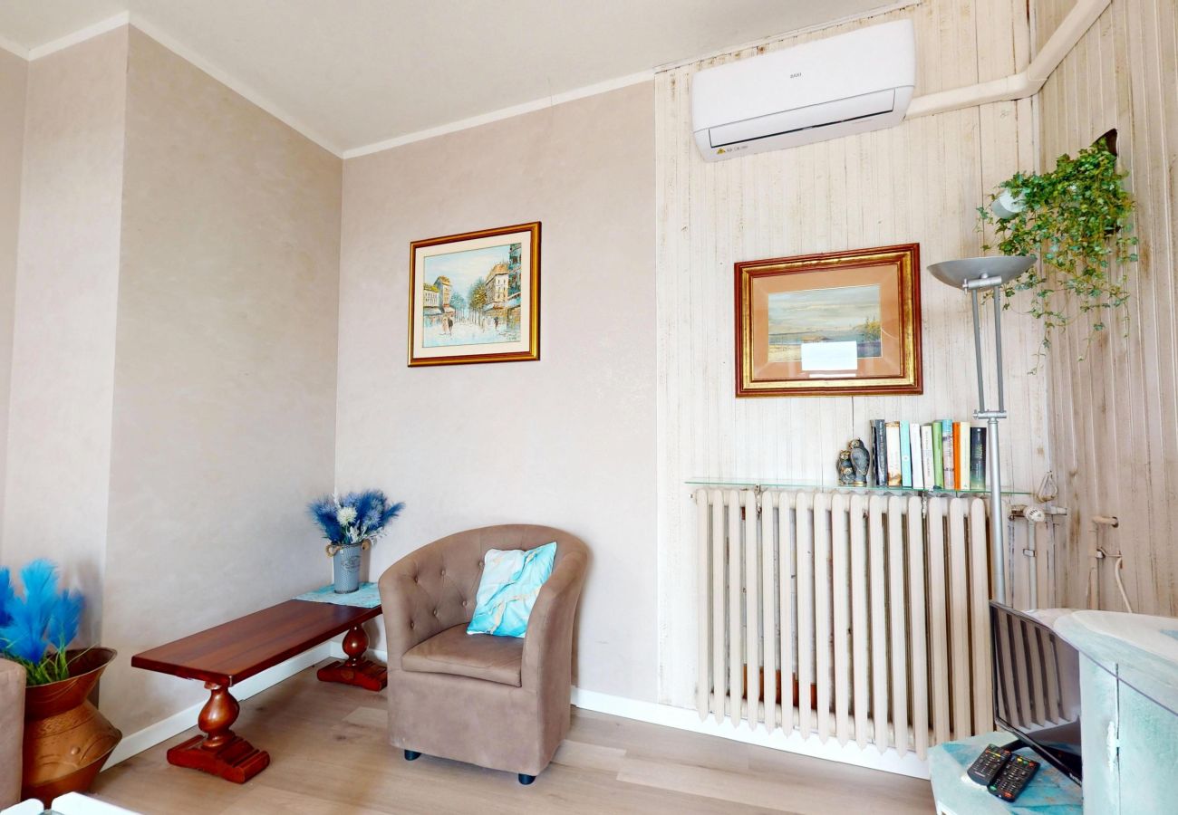 Ferienwohnung in Salò - Apt GIADA Salò magic view By Bookinggardalake