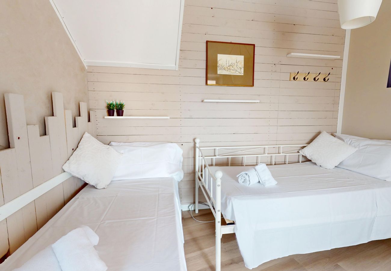 Ferienwohnung in Salò - Apt GIADA Salò magic view By Bookinggardalake