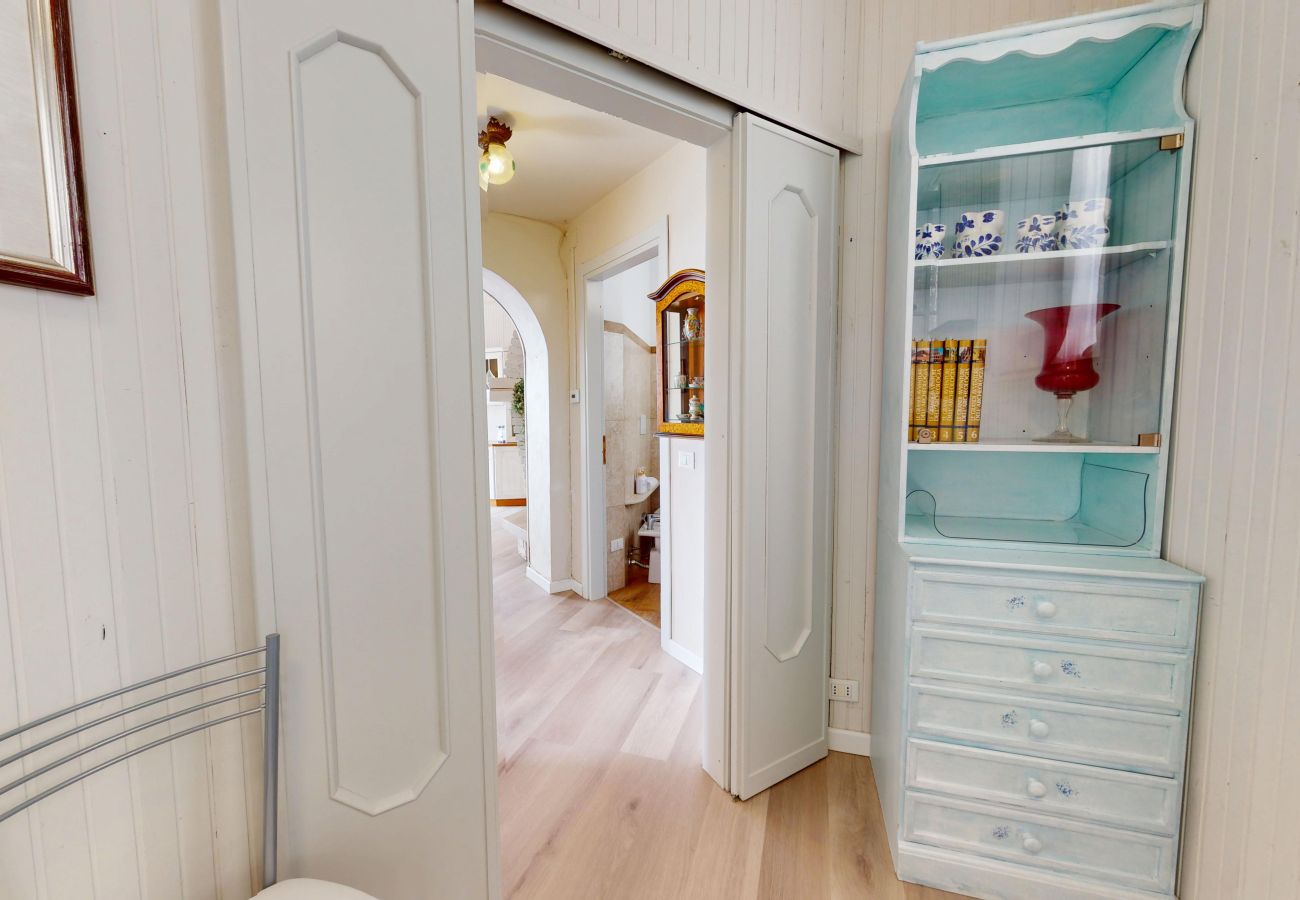 Ferienwohnung in Salò - Apt GIADA Salò magic view By Bookinggardalake