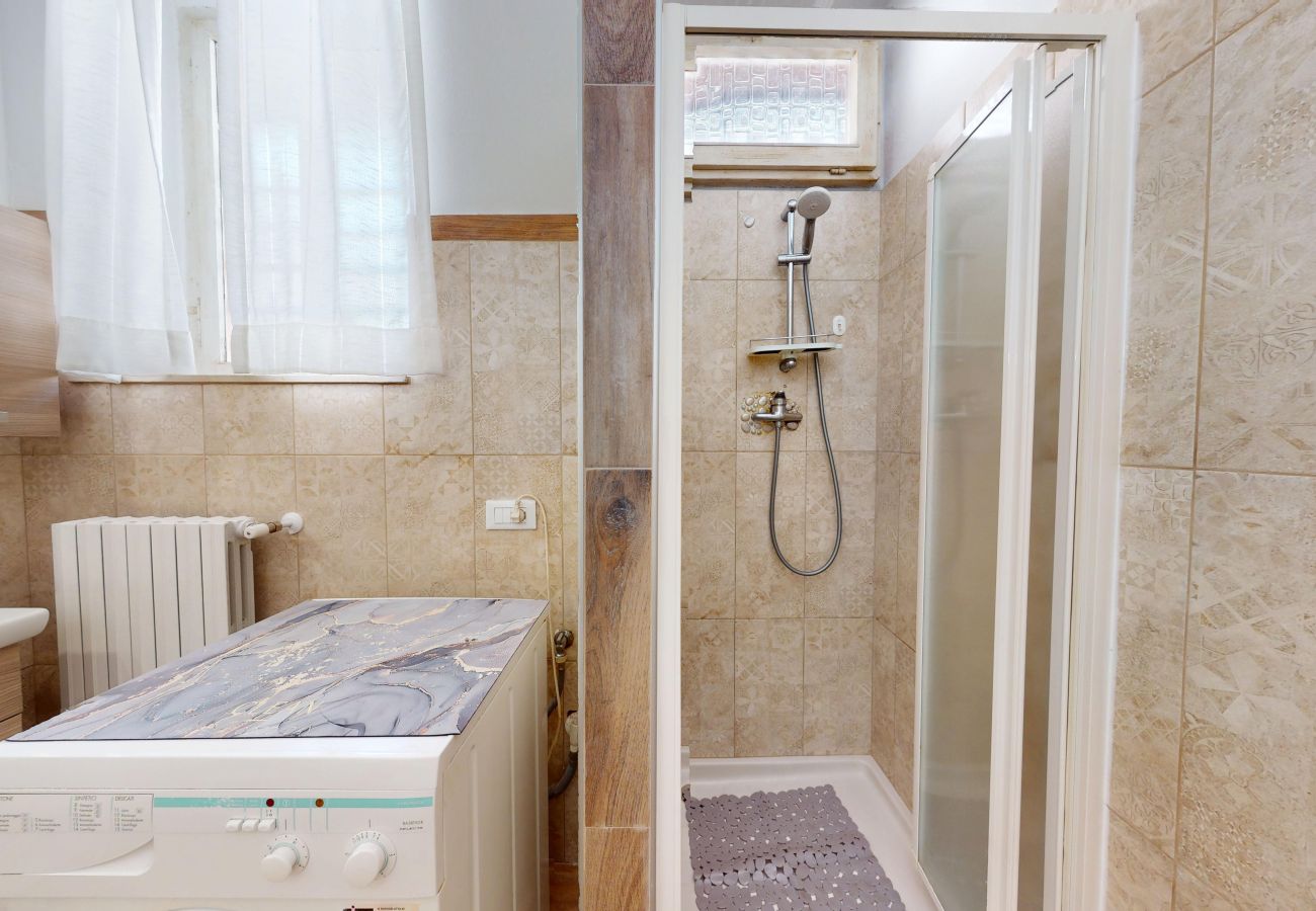 Ferienwohnung in Salò - Apt GIADA Salò magic view By Bookinggardalake