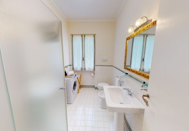 Villa in Salò - Villa Oleandri con piscina By Bookinggardalake Villa in Salò - Villa Oleandri con piscina By Bookinggardalake