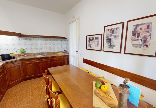 Villa in Salò - Villa Oleandri con piscina By Bookinggardalake Villa in Salò - Villa Oleandri con piscina By Bookinggardalake