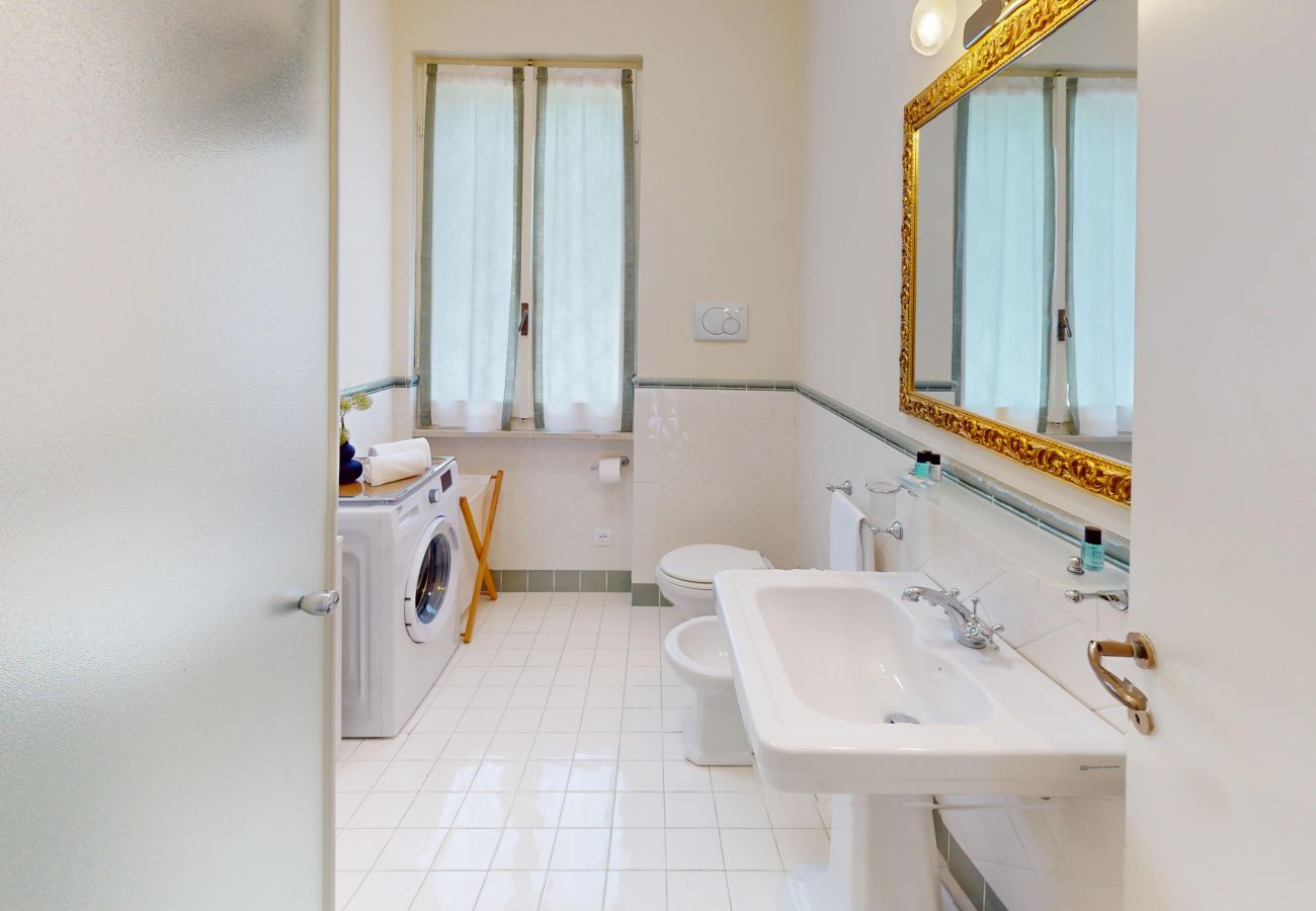 Villa in Salò - Villa Oleandri con piscina By Bookinggardalake Villa in Salò - Villa Oleandri con piscina By Bookinggardalake