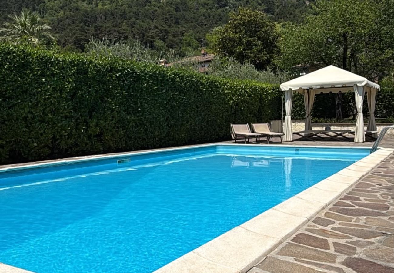 Villa in Salò - Villa Oleandri pool with view By Bookinggardalake
