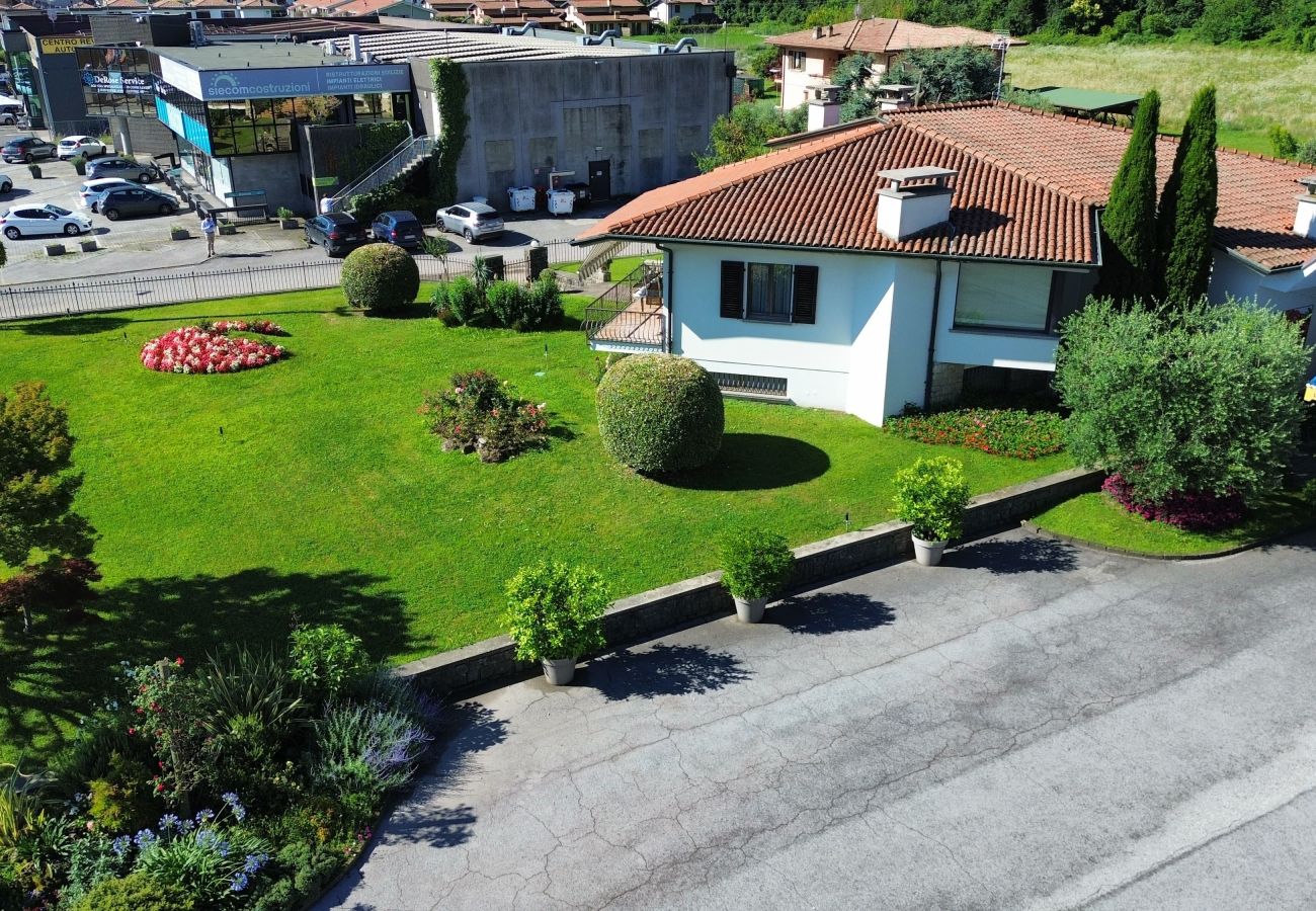 Villa in Puegnago sul Garda - Villa Fiorita with olive groove Bookinggardalake