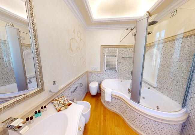 Villa in Salò - Villa Diamante By Bookinggardalake Villa in Salò - Villa Diamante By Bookinggardalake