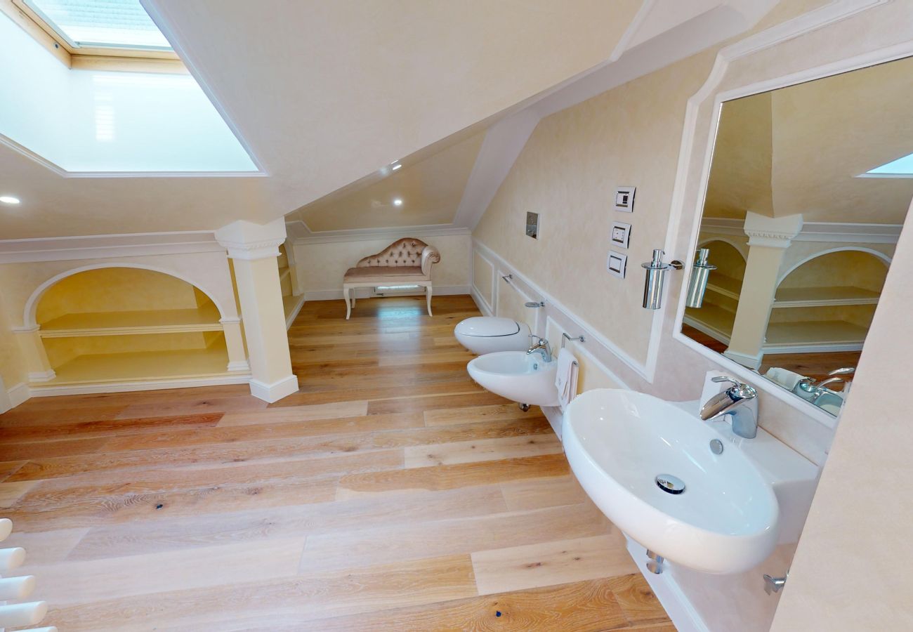 Villa in Salò - Villa Diamante By Bookinggardalake Villa in Salò - Villa Diamante By Bookinggardalake