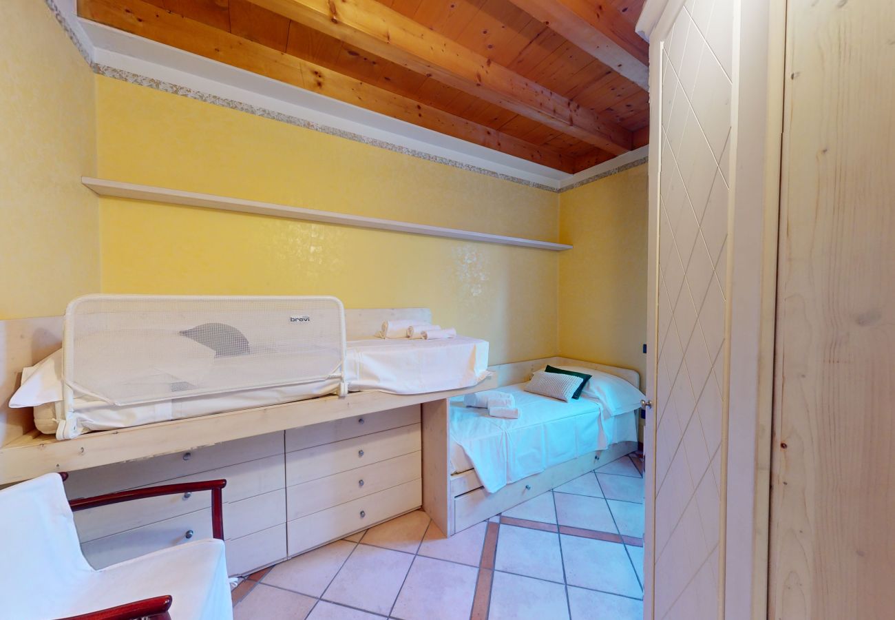 Ferienwohnung in Padenghe sul Garda - Relax for family pool, wi-fi, garden Garda Pleasur