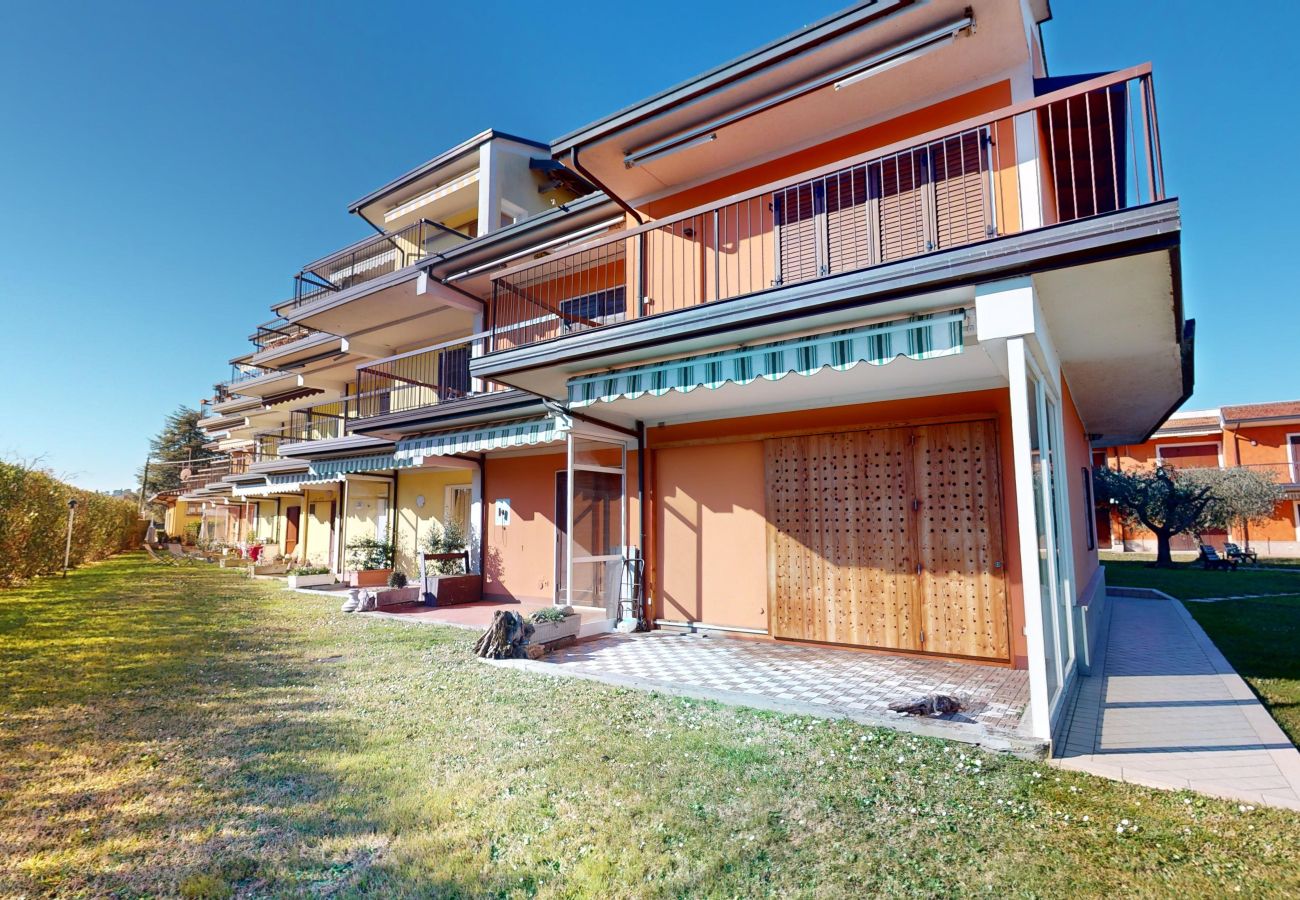 Ferienwohnung in Manerba del Garda - Apt sulla spiaggia romantica Maria Elena by Bookin