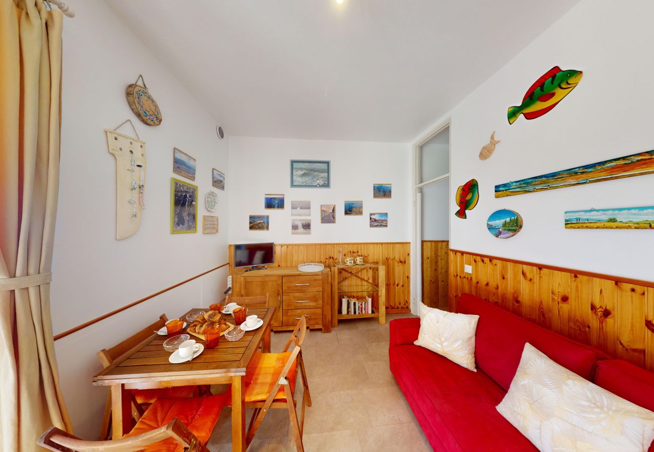 Ferienwohnung in Manerba del Garda - Apt sulla spiaggia romantica Maria Elena by Bookin