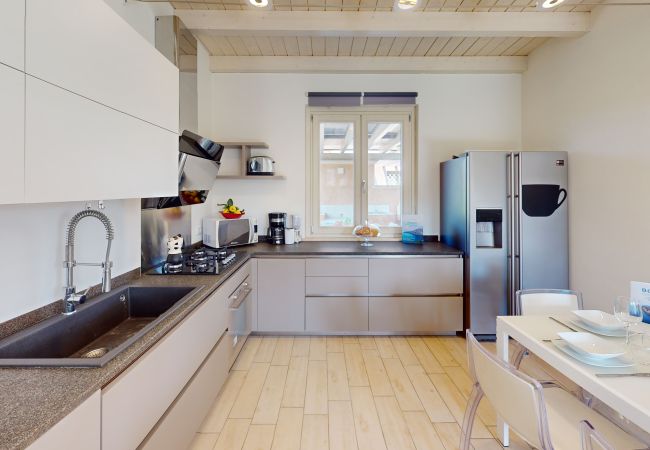 Villa in Manerba del Garda - Villa Dolcevita by Bookinggardalake Villa in Manerba del Garda - Villa Dolcevita by Bookinggardalake