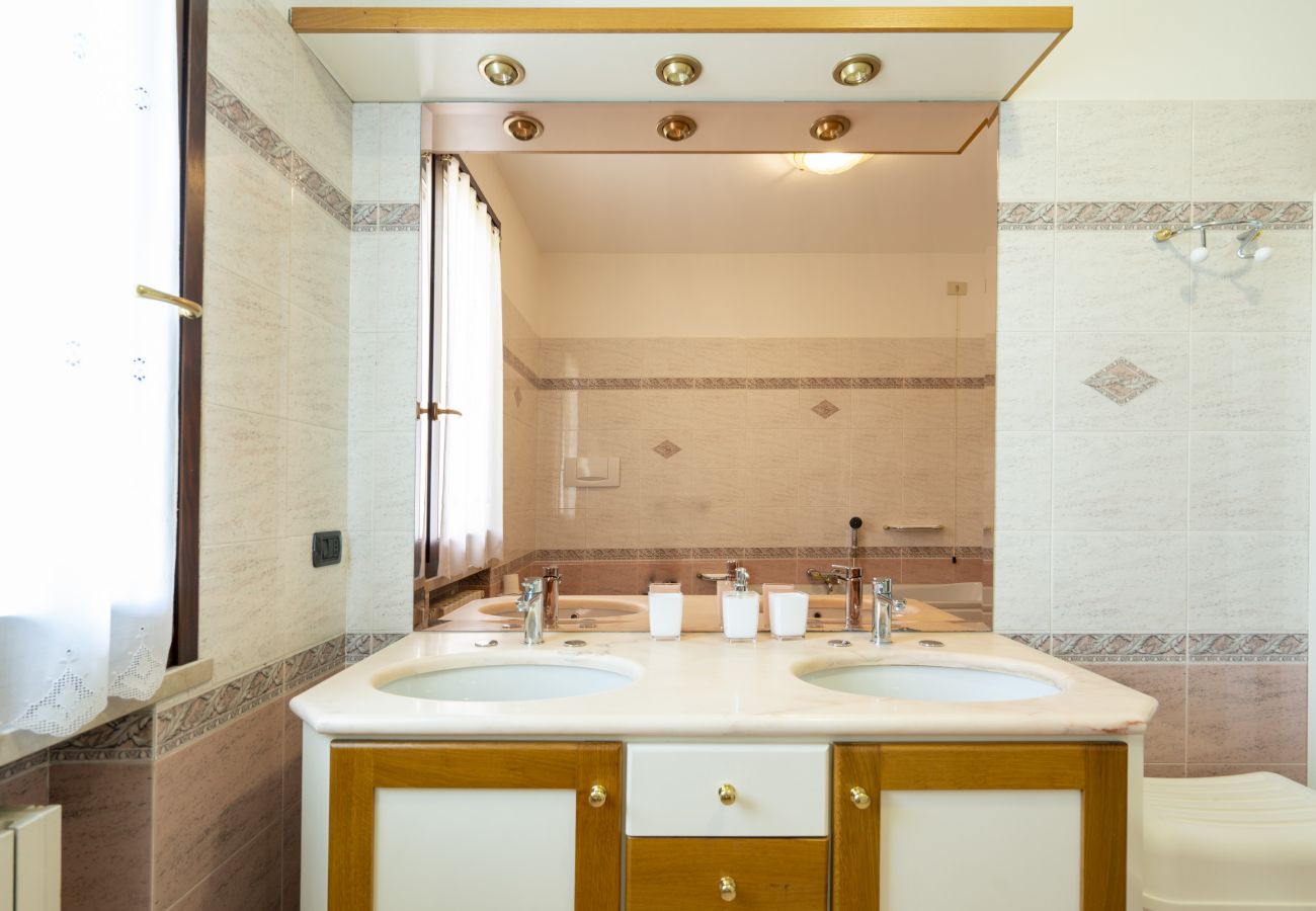 Villa in Manerba del Garda - Villa Arcoiris by Bookinggardalake