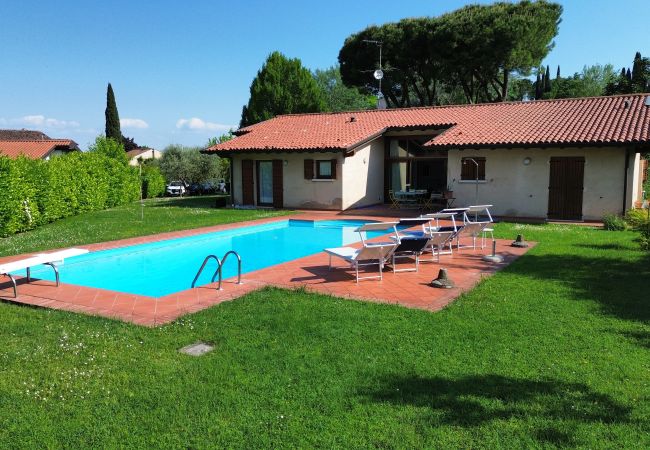 Villa in San Felice del Benaco - Villa Paradiso 4 rooms 4 baths private pool