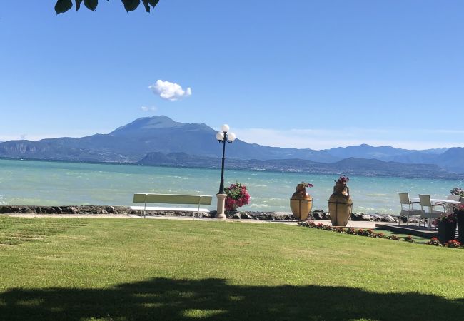Ferienwohnung in Sirmione - Giardino dell'Anima by Bookinggardalake Ferienwohnung in Sirmione - Giardino dell'Anima by Bookinggardalake