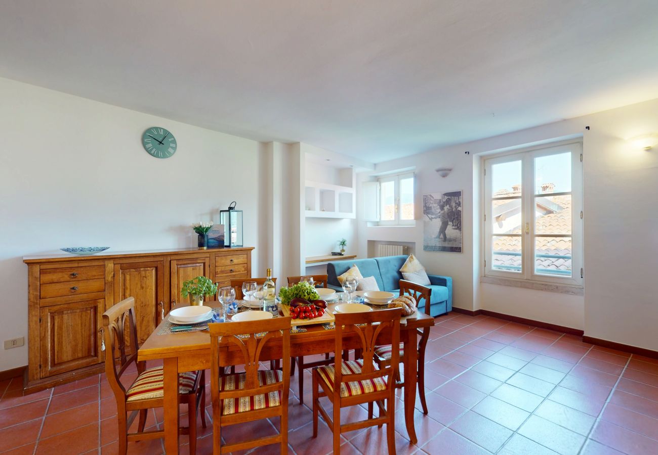 Ferienwohnung in San Felice del Benaco - Garda View romantic apt with pool by Bookinggardal