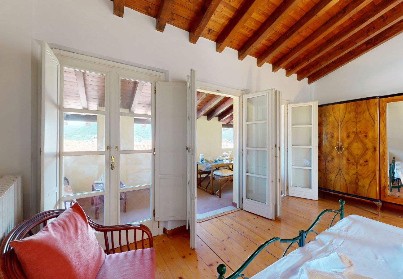 Ferienwohnung in San Felice del Benaco - Garda View romantic apt with pool by Bookinggardal