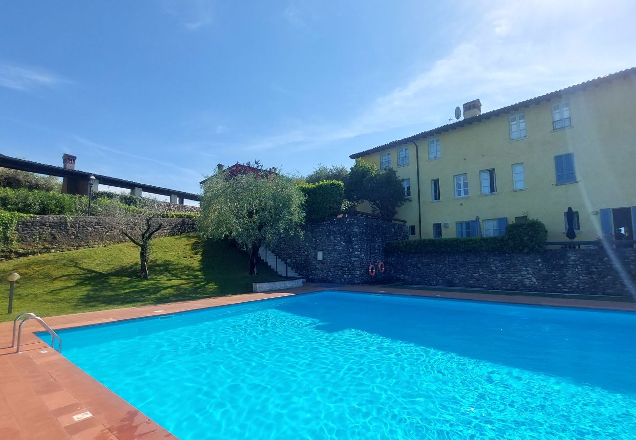 Ferienwohnung in San Felice del Benaco - Garda View romantic apt with pool by Bookinggardal