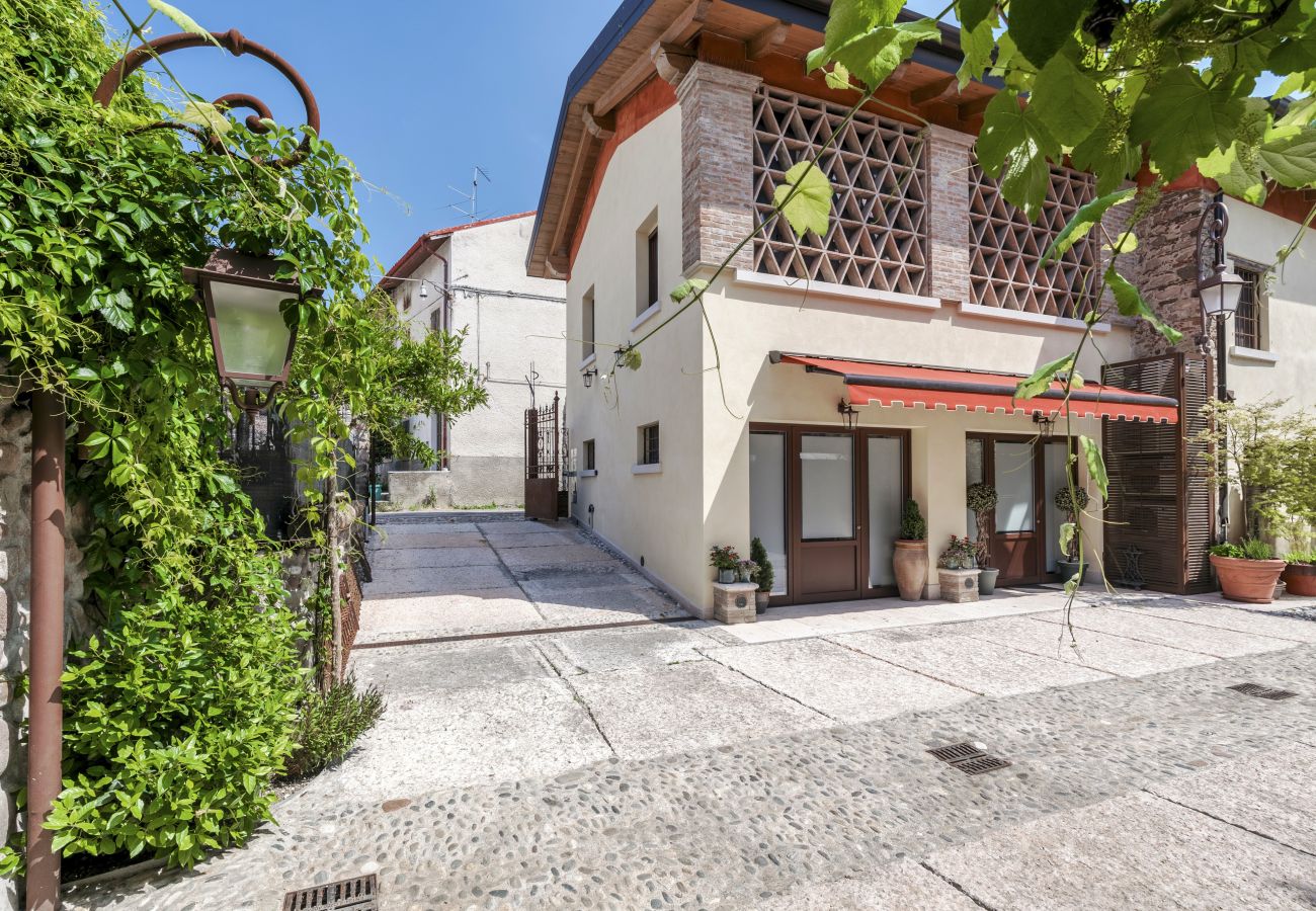 Studio in Castelnuovo del Garda - CORTE MONTELEONE SUITE HONEYMOON
