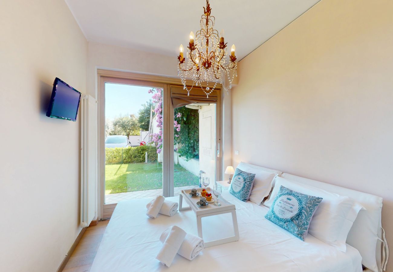 Ferienwohnung in Moniga del Garda - Agape Apartment by Bookinggardalake