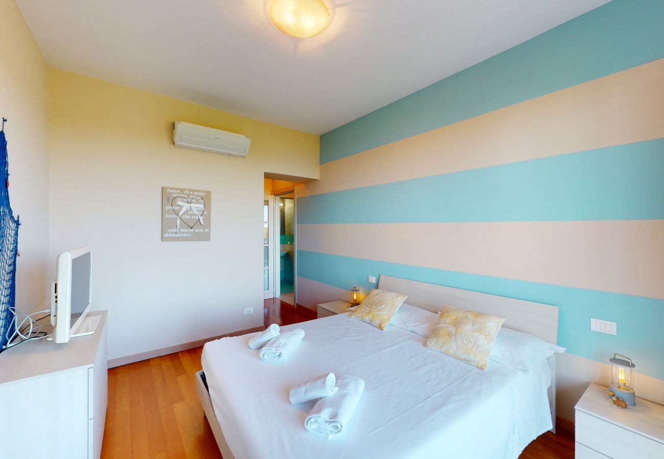 Ferienwohnung in Moniga del Garda - Horizon luxury lake view by Bookinggardalake