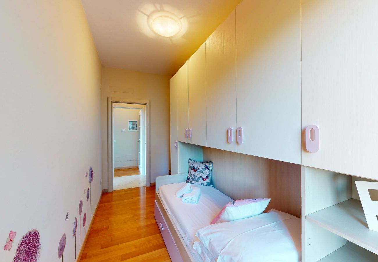 Ferienwohnung in Moniga del Garda - Horizon luxury lake view by Bookinggardalake