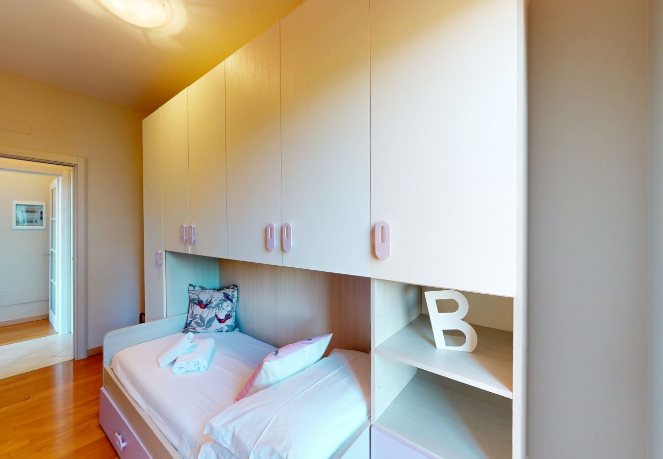 Ferienwohnung in Moniga del Garda - Horizon luxury lake view by Bookinggardalake