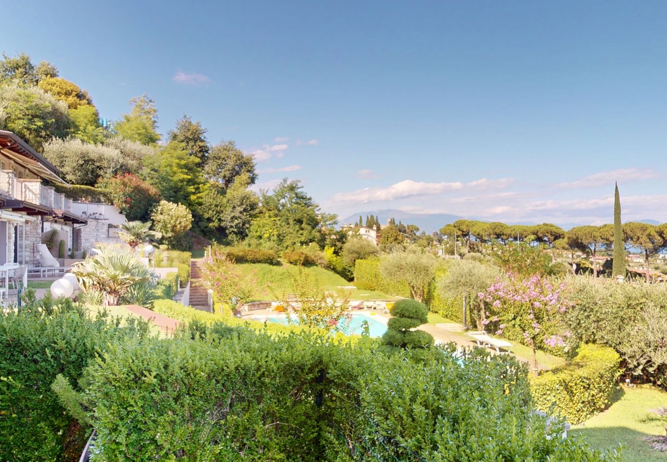 Ferienwohnung in Moniga del Garda - Horizon luxury lake view by Bookinggardalake