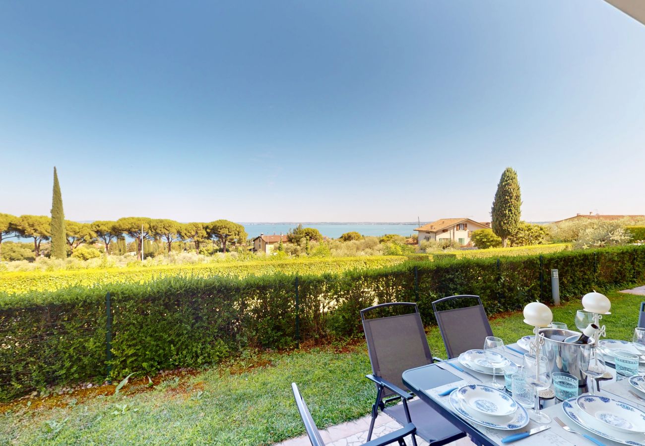 Ferienwohnung in Moniga del Garda - Horizon luxury lake view by Bookinggardalake