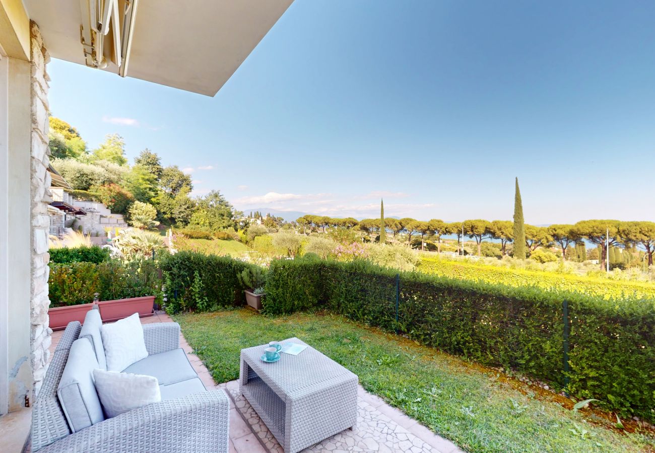 Ferienwohnung in Moniga del Garda - Horizon luxury lake view by Bookinggardalake