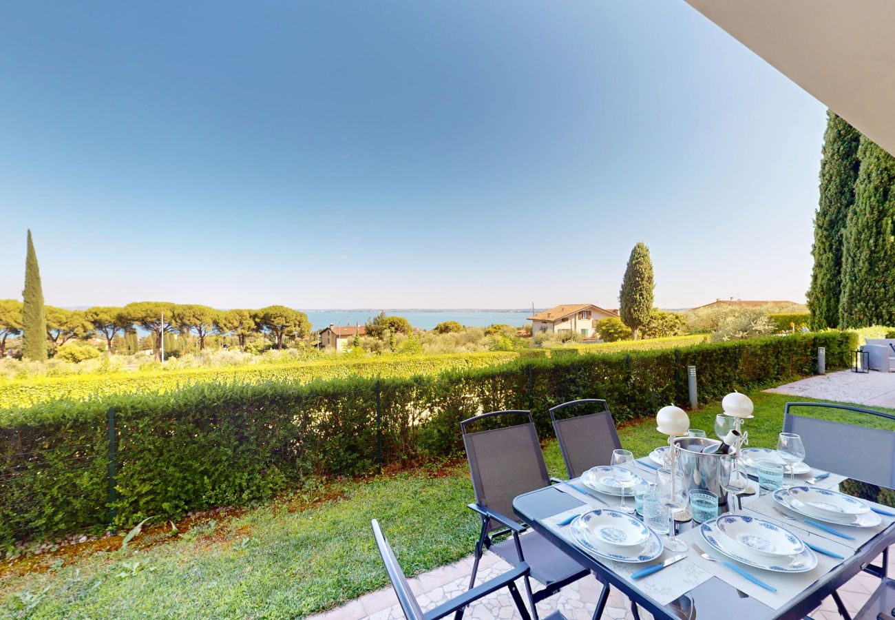 Ferienwohnung in Moniga del Garda - Horizon luxury lake view by Bookinggardalake