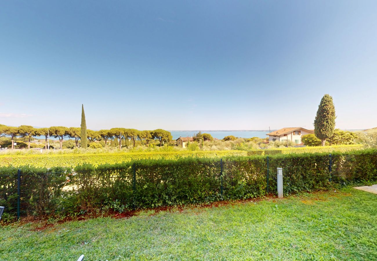 Ferienwohnung in Moniga del Garda - Horizon luxury lake view by Bookinggardalake