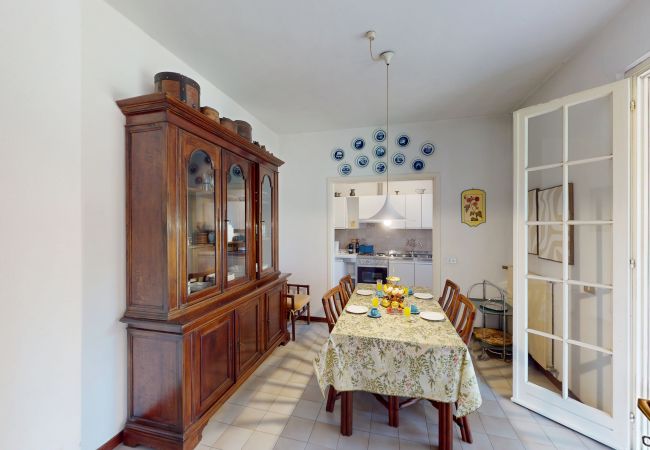 Villa in Sirmione - Valentine's Lakeside Villa by Bookinggardalake Villa in Sirmione - Valentine's Lakeside Villa by Bookinggardalake