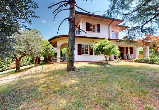 Villa in Sirmione - Valentine's Lakeside Villa by Bookinggardalake Villa in Sirmione - Valentine's Lakeside Villa by Bookinggardalake
