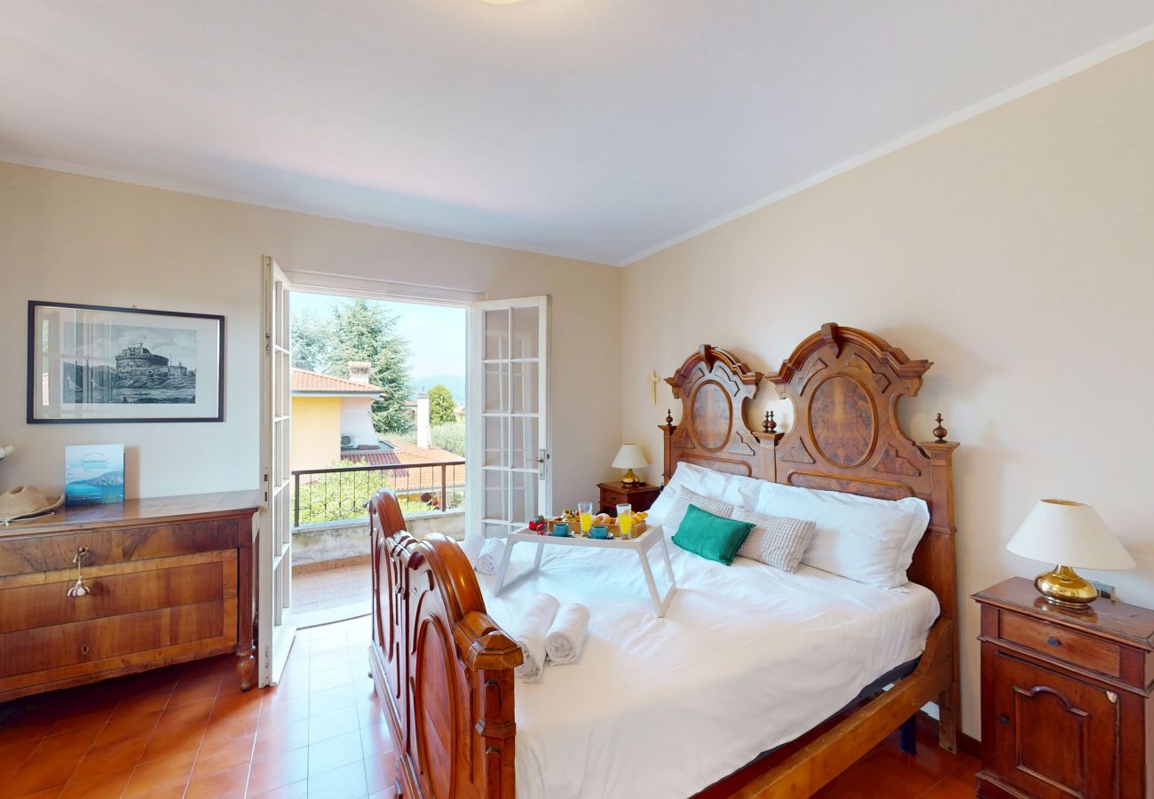 Villa in Sirmione - Villa Valentine Lakeside by Bookinggard
