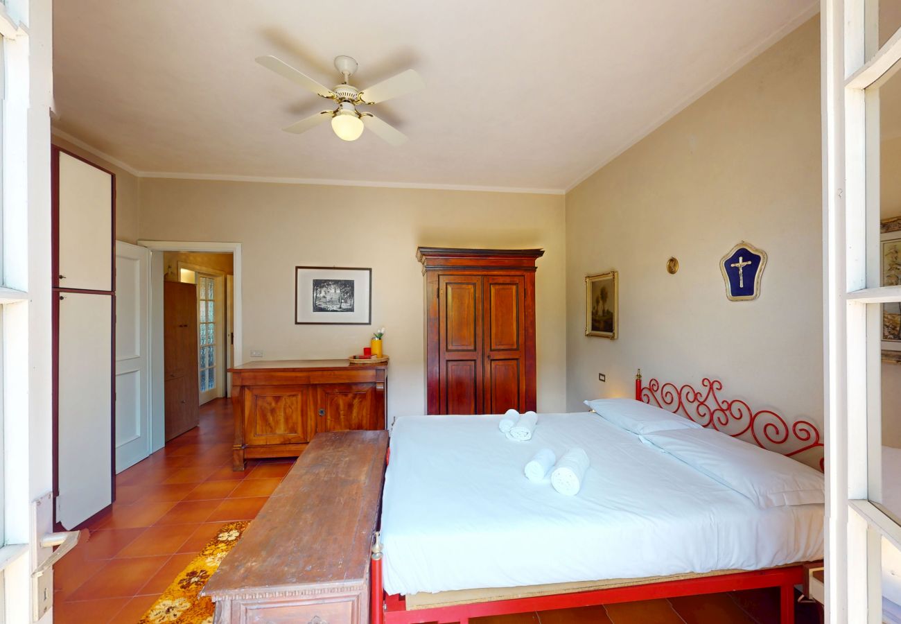 Villa in Sirmione - Villa Valentine Lakeside by Bookinggard