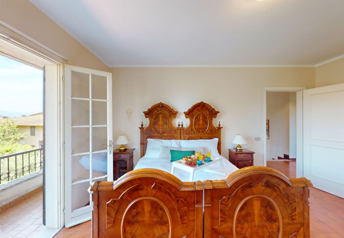 Villa in Sirmione - Villa Valentine Lakeside by Bookinggard