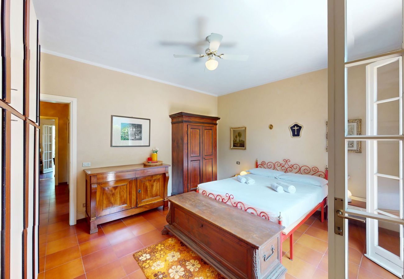 Villa in Sirmione - Villa Valentine Lakeside by Bookinggard
