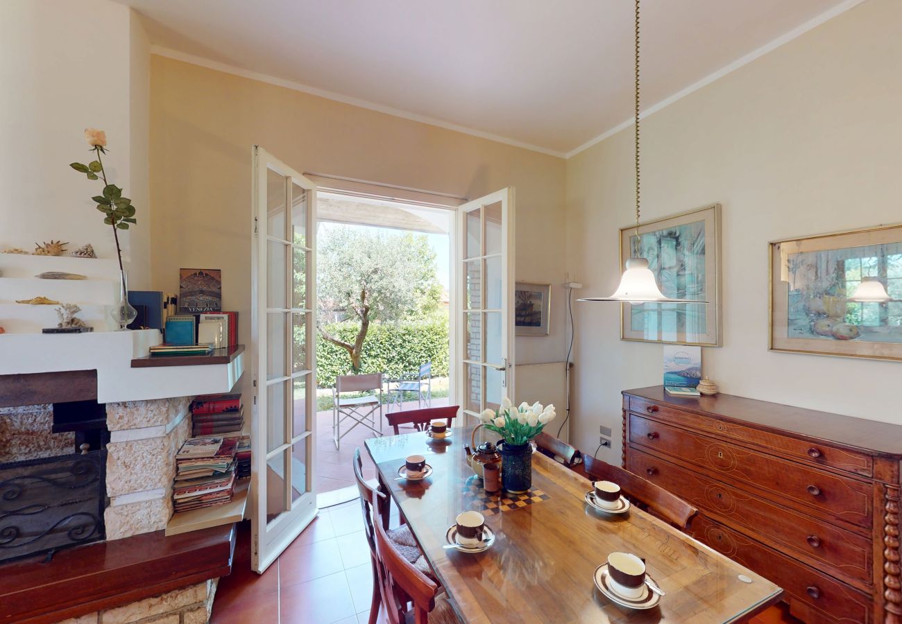 Villa in Sirmione - Villa Valentine Lakeside by Bookinggard