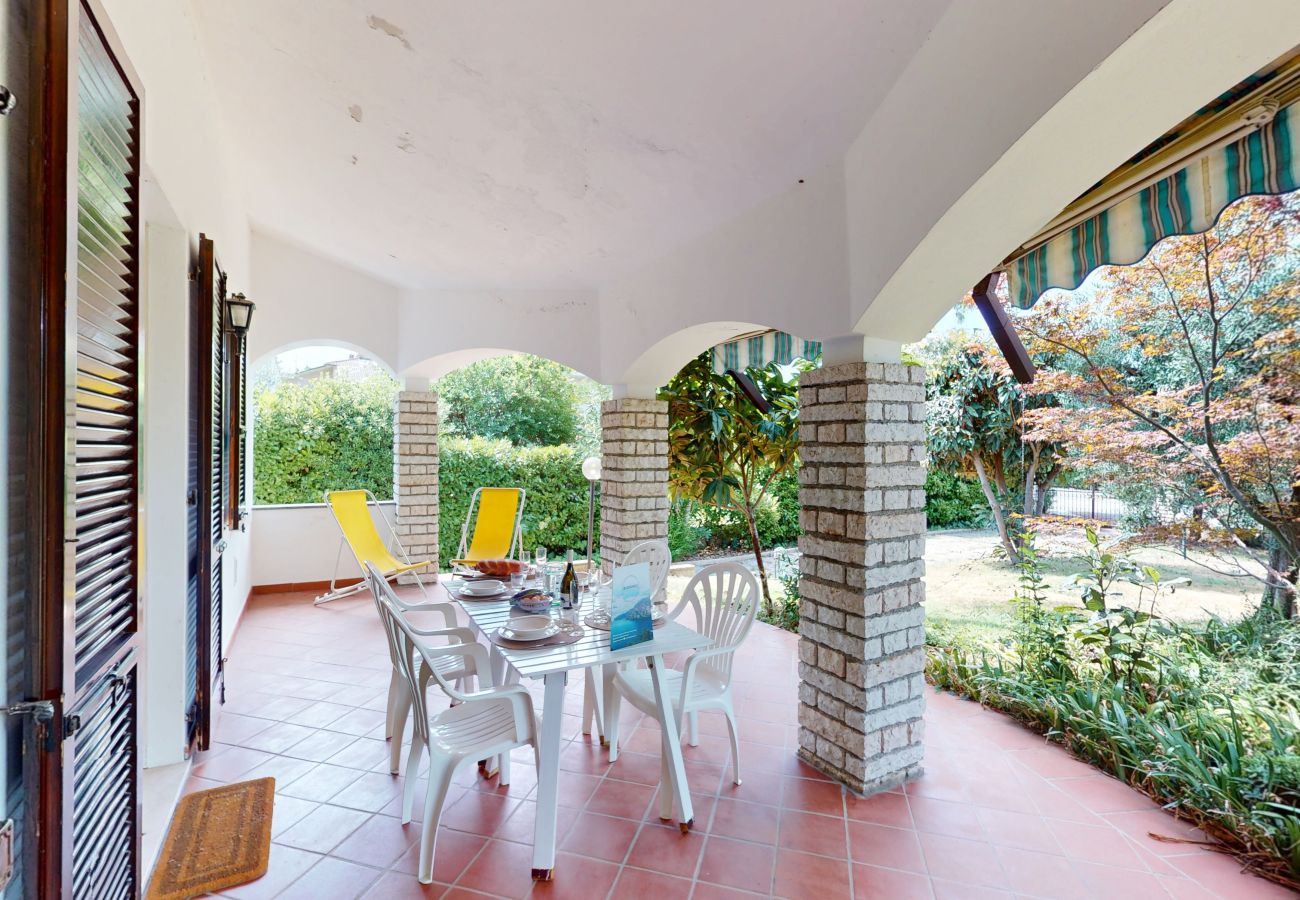 Villa in Sirmione - Villa Valentine Lakeside by Bookinggard
