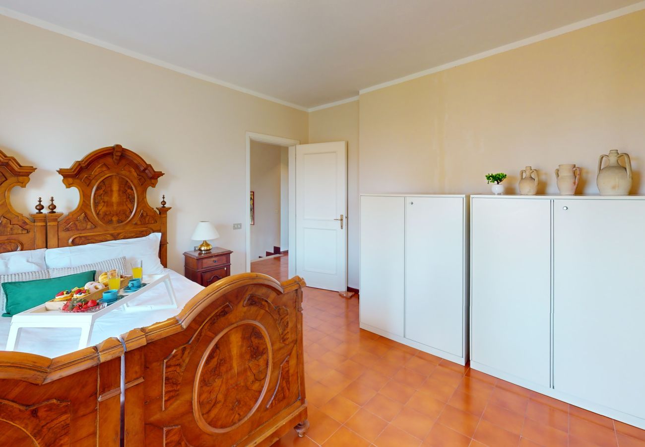 Villa in Sirmione - Villa Valentine Lakeside by Bookinggard