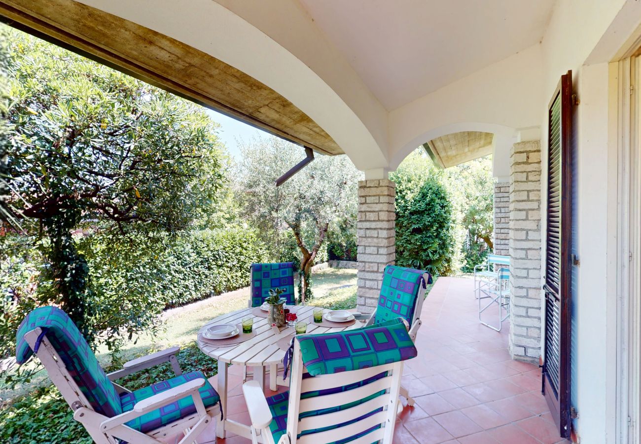 Villa in Sirmione - Villa Valentine Lakeside by Bookinggard