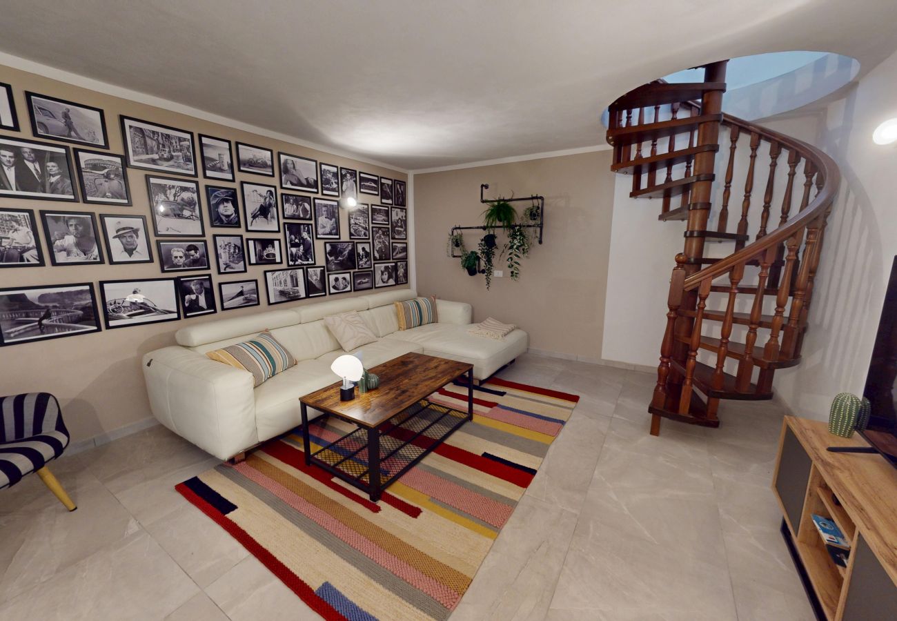 Chalet in Soiano del Lago - Harmonia Cottage by Bookinggardalake